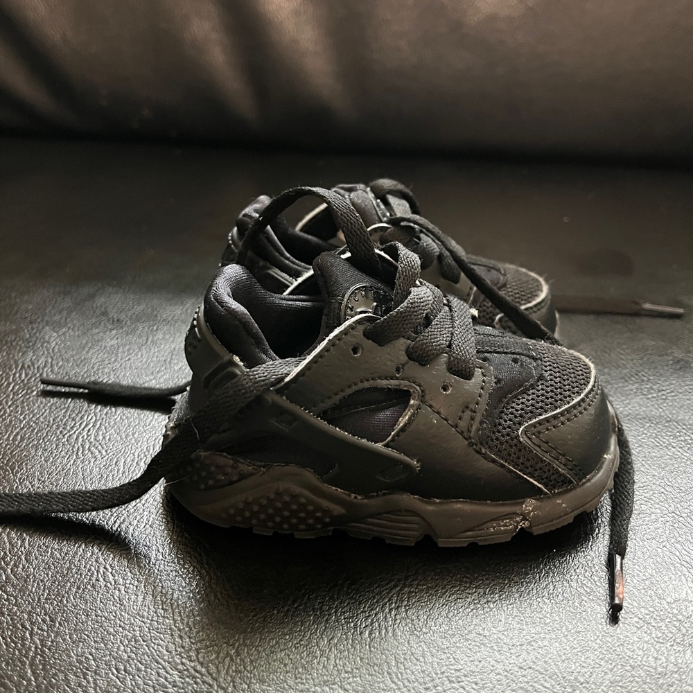 Nike Huarache ‘Triple Black’ - Toddler Size 4C